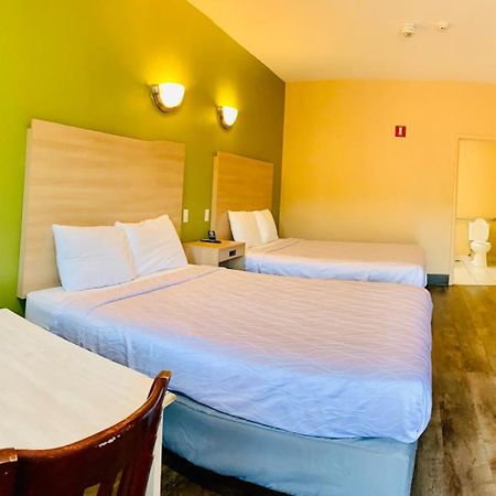 Rusk Weston Inn & Suites מראה חיצוני תמונה