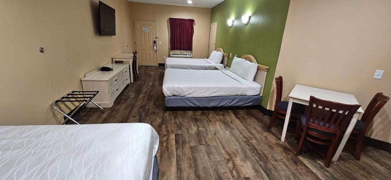 Rusk Weston Inn & Suites מראה חיצוני תמונה