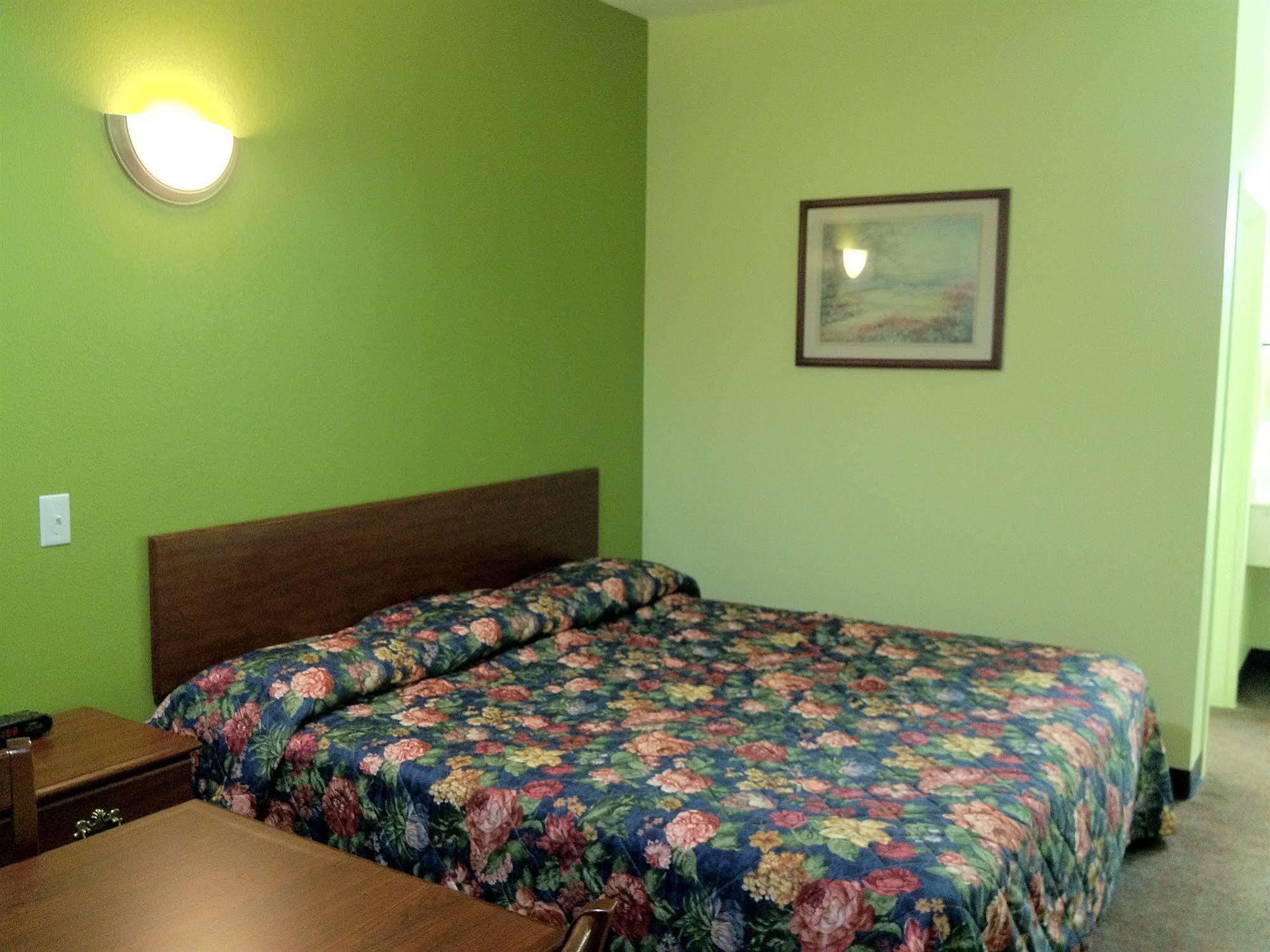 Rusk Weston Inn & Suites מראה חיצוני תמונה