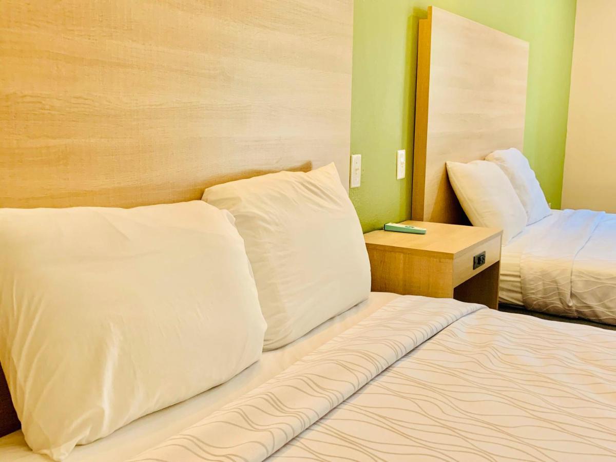 Rusk Weston Inn & Suites מראה חיצוני תמונה