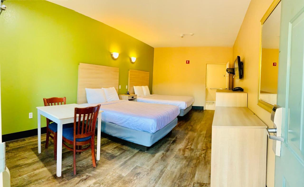 Rusk Weston Inn & Suites מראה חיצוני תמונה