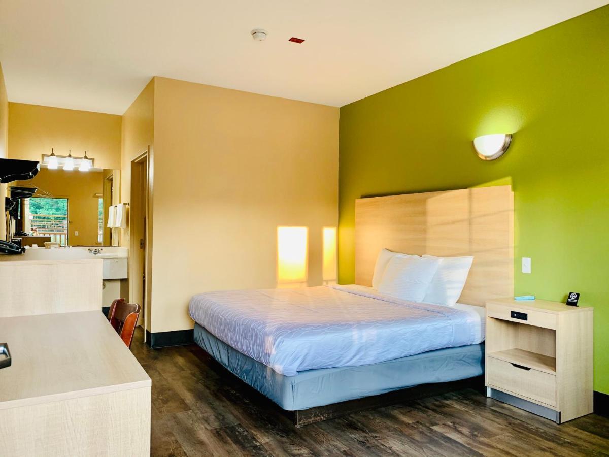 Rusk Weston Inn & Suites מראה חיצוני תמונה