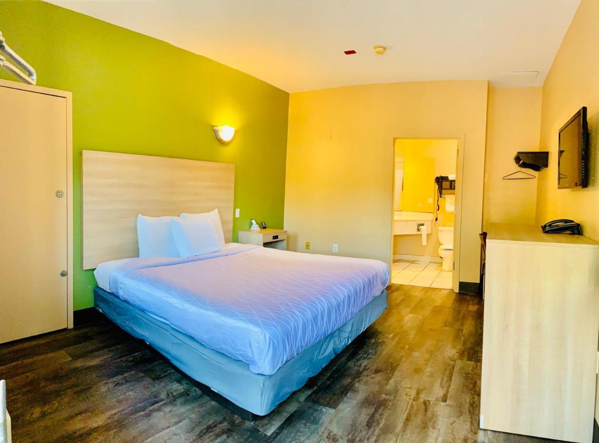 Rusk Weston Inn & Suites מראה חיצוני תמונה